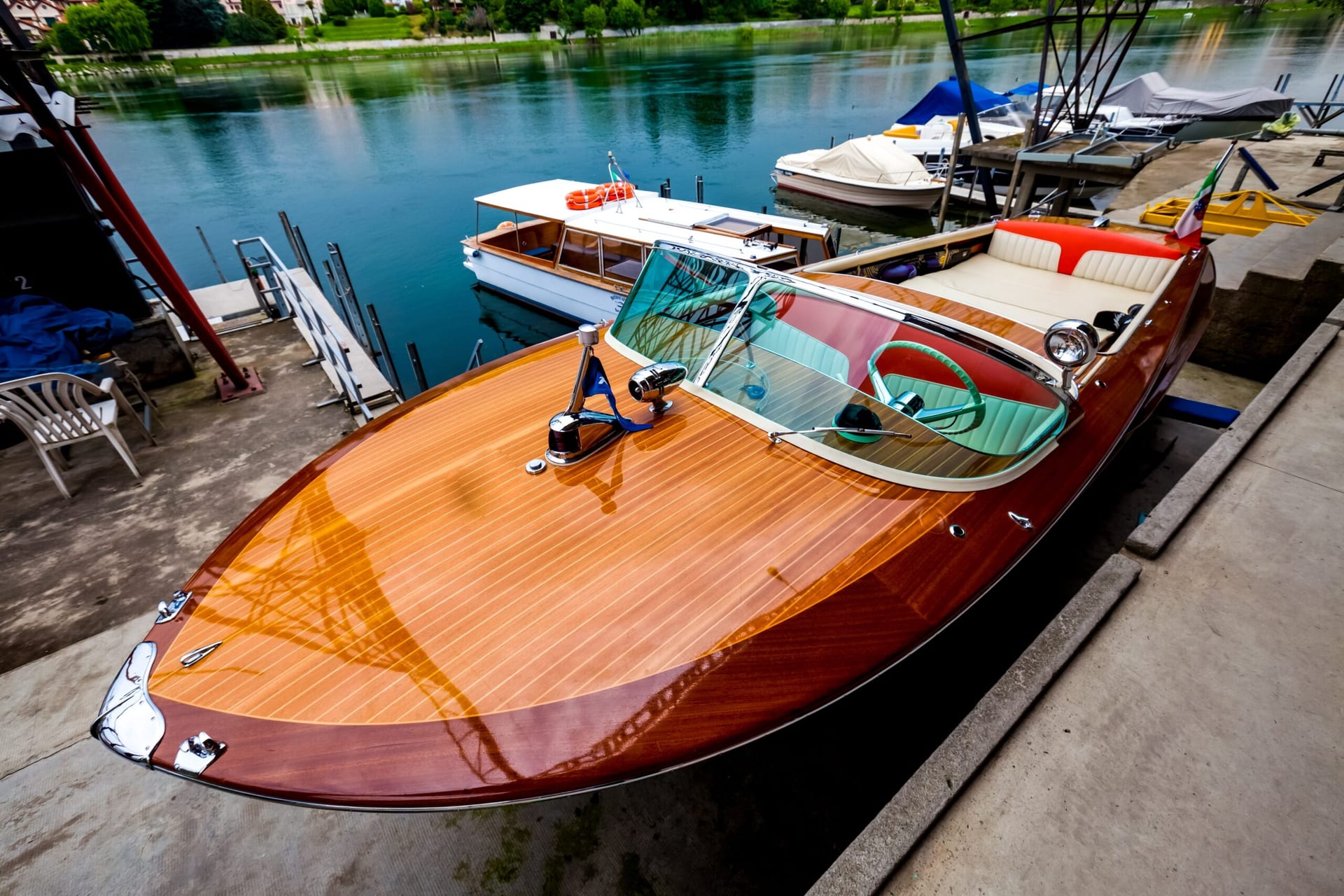 Vinage,Wooden,Motor,Boats,In,Shipyard